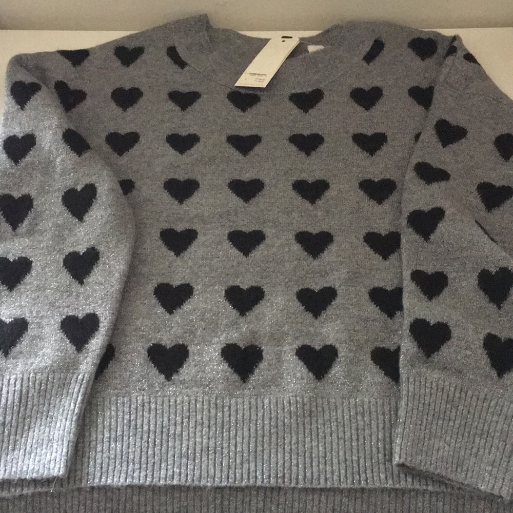 Levi’s Silver and Black Heart Sweater Size L